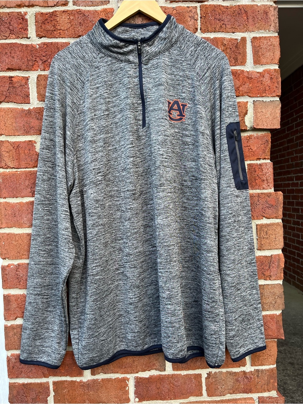 Colosseum Men's Gray Heather Quarter-Zip Pullover with Auburn Logo